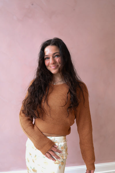 Bask in Sun Soaked vibes with this v-neck sweater from Billabong's Return To Paradise collection. The cotton-acrylic blend fabric and cropped fit create a chic, relaxed style. The wide neck and metal plate branding add an extra touch of elega